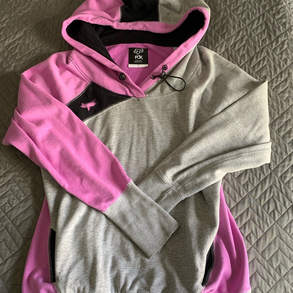 Fox Racjng women’s L sweater